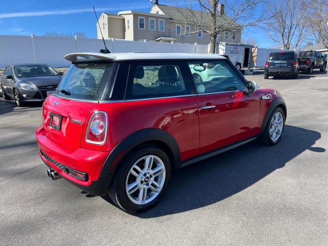 WMWSV3C55CTY16513 - 2012 MINI COOPER S RED photo 4