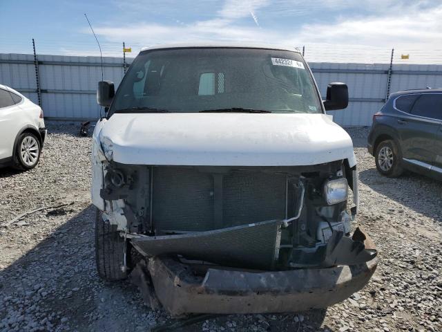 1GTGG25VX71116904 - 2007 GMC SAVANA G2500 WHITE photo 5