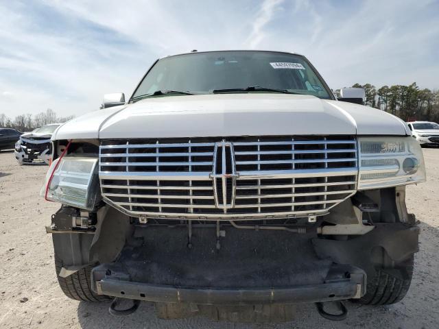 5LMFU27559EJ01443 - 2009 LINCOLN NAVIGATOR WHITE photo 5