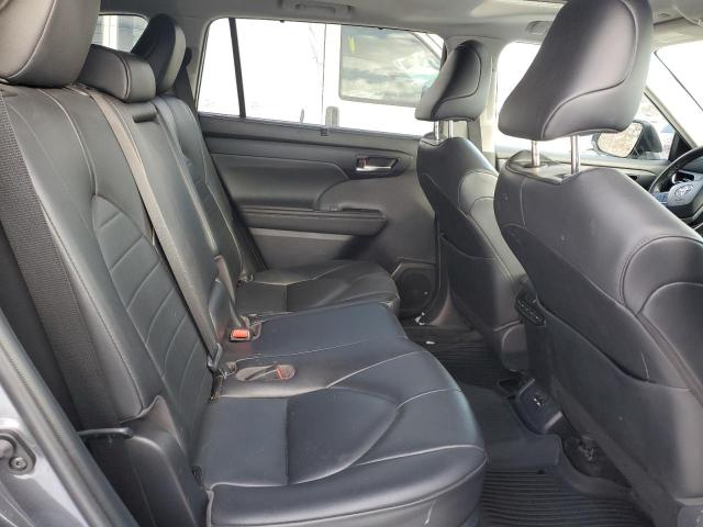 5TDGZRBH4LS004551 - 2020 TOYOTA HIGHLANDER XLE GRAY photo 11