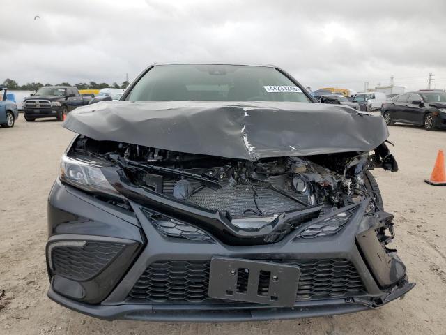 4T1G11AK3RU246107 - 2024 TOYOTA CAMRY SE NIGHT SHADE BLACK photo 5