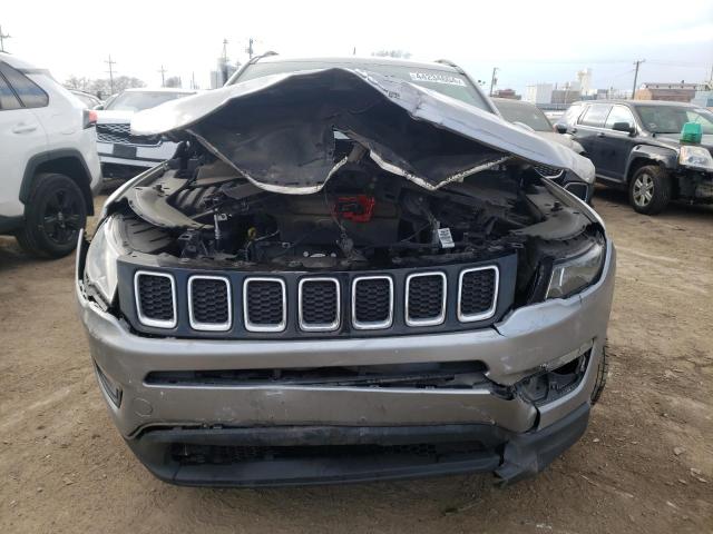 3C4NJCBB8KT854971 - 2019 JEEP COMPASS LATITUDE GRAY photo 5