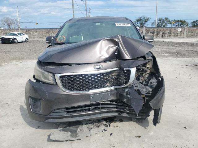 KNDMB5C11G6089792 - 2016 KIA SEDONA LX BROWN photo 5