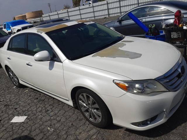 4T1BK3DB4BU418908 - 2011 TOYOTA AVALON BASE WHITE photo 4