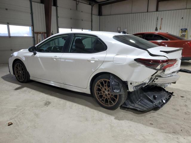 4T1T11BK4PU106156 - 2023 TOYOTA CAMRY SE NIGHT SHADE WHITE photo 2