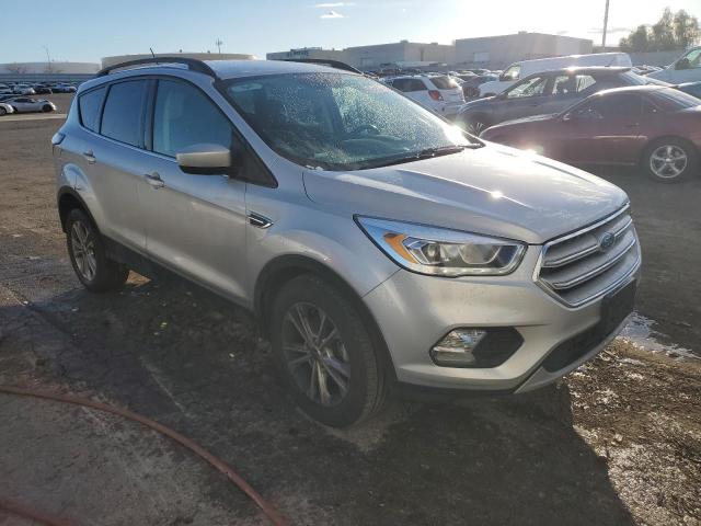 1FMCU0HD7JUC88646 - 2018 FORD ESCAPE SEL SILVER photo 4