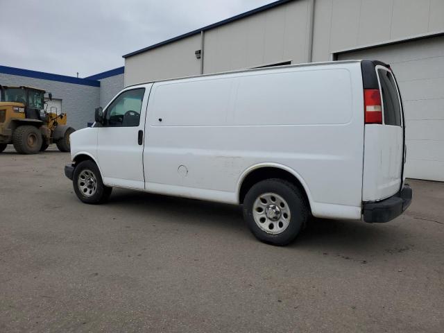 1GCSGAFX5B1146308 - 2011 CHEVROLET EXPRESS G1 WHITE photo 2