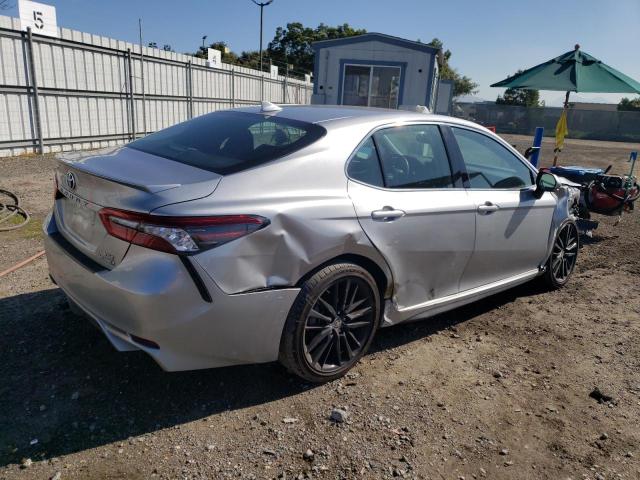 4T1K31AK8NU578378 - 2022 TOYOTA CAMRY XSE SILVER photo 3