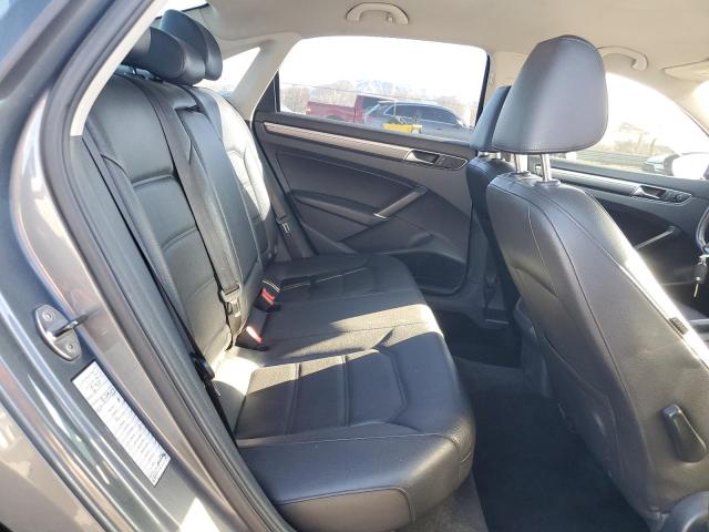 1VWDT7A38HC050629 - 2017 VOLKSWAGEN PASSAT R-LINE Արծաթագույն լուսանկար 10