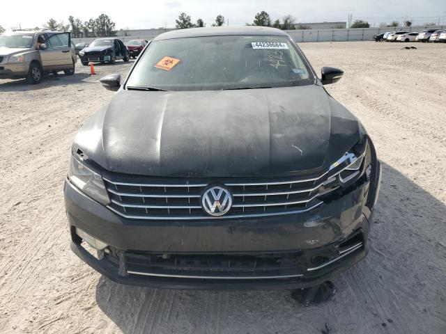 1VWBS7A39GC013551 - 2016 VOLKSWAGEN PASSAT SE BLACK photo 5