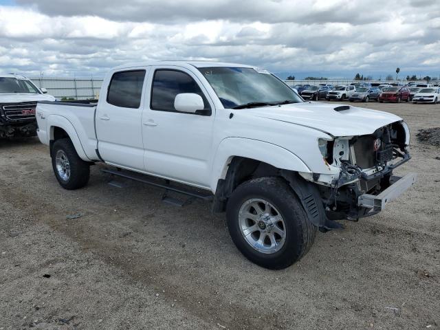 3TMKU4HN8AM024386 - 2010 TOYOTA TACOMA DOUBLE CAB PRERUNNER LONG BED WHITE photo 4