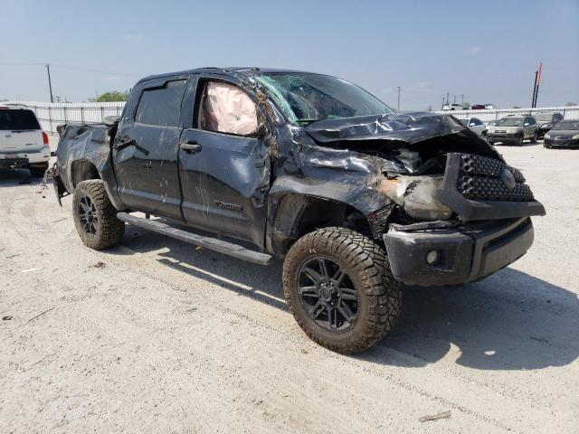 5TFDY5F13JX700160 - 2018 TOYOTA TUNDRA CREWMAX SR5 BLACK photo 4