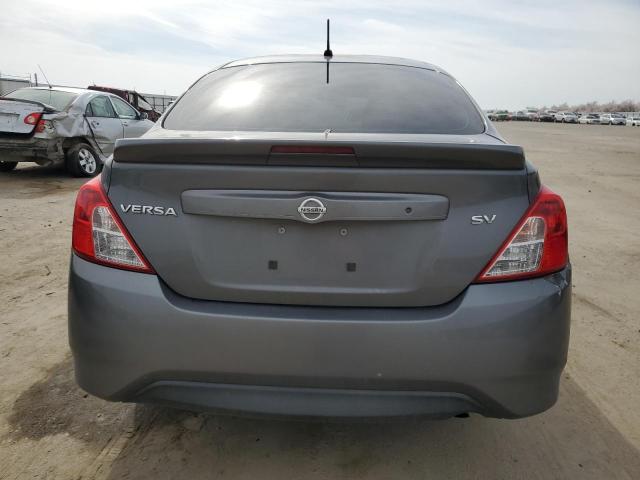 3N1CN7AP6HL817672 - 2017 NISSAN VERSA S GRAY photo 6