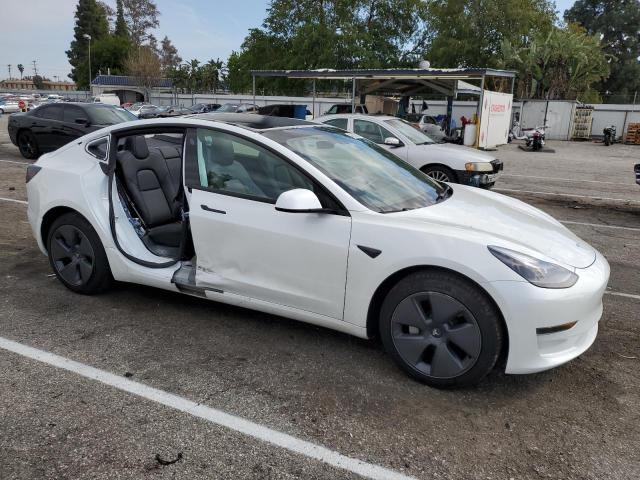 5YJ3E1EA5NF161345 - 2022 TESLA MODEL 3 WHITE photo 4