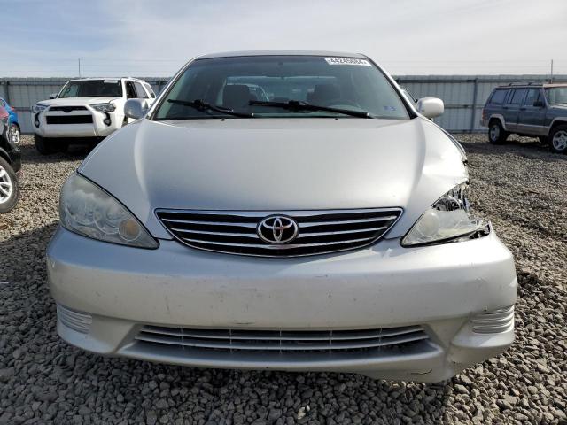 4T1BE30K35U005959 - 2005 TOYOTA CAMRY LE SILVER photo 5