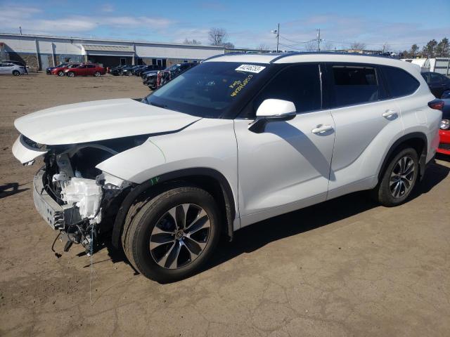 5TDHZRBH0MS546414 - 2021 TOYOTA HIGHLANDER XLE WHITE photo 1