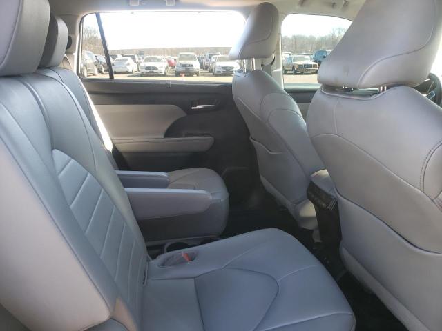 5TDHZRBH0MS546414 - 2021 TOYOTA HIGHLANDER XLE WHITE photo 10