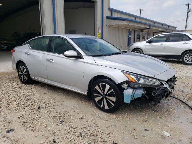 1N4BL4DVXMN333303 - 2021 NISSAN ALTIMA SV SILVER photo 4