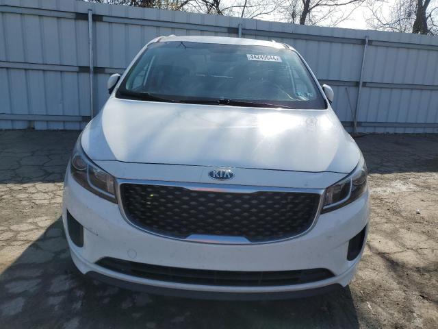 KNDMB5C14F6019153 - 2015 KIA SEDONA LX WHITE photo 5