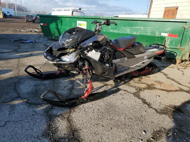 2BPSUMPF7PV000096 - 2023 SKI DOO RENEGADE BLACK photo 2