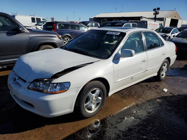 1HGCG1657YA079692 - 2000 HONDA ACCORD EX WHITE photo 1