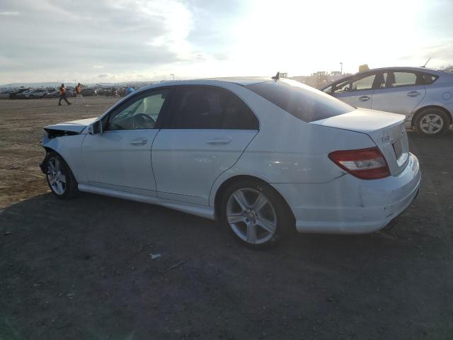 WDDGF5EB6BR179184 - 2011 MERCEDES-BENZ C 300 WHITE photo 2