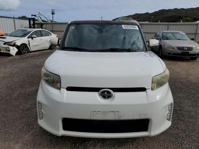 JTLZE4FE9DJ041010 - 2013 SCION XB WHITE photo 5