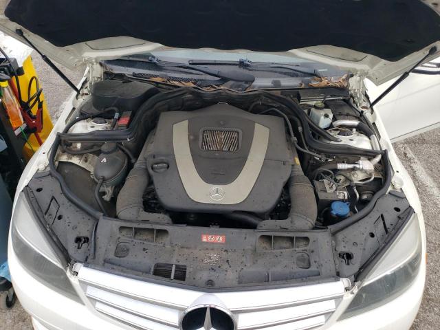 WDDGF5EB6BA517309 - 2011 MERCEDES-BENZ C 300 WHITE photo 11