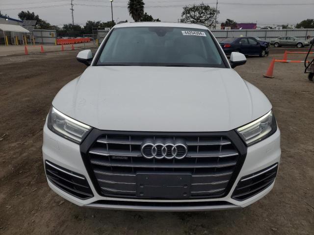 WA1ANAFY5J2003579 - 2018 AUDI Q5 PREMIUM WHITE photo 5