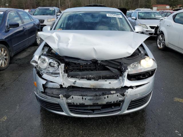 3VWRZ7AJ8AM094220 - 2010 VOLKSWAGEN JETTA SE SILVER photo 5