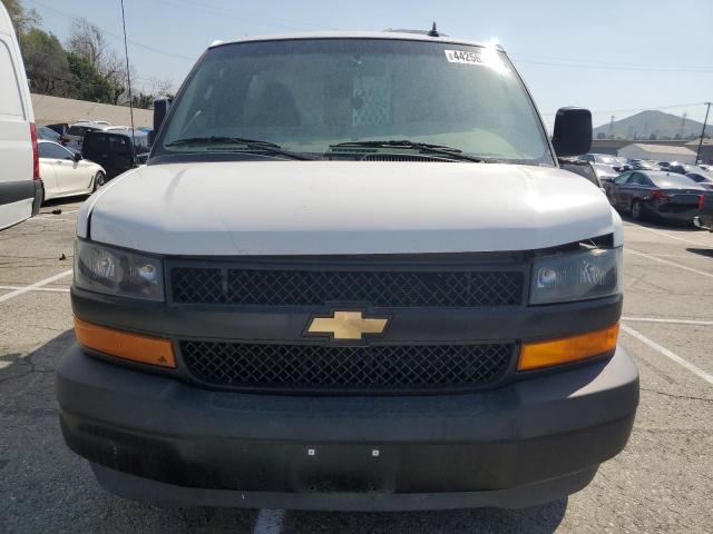 1GCWGAFG6L1275015 - 2020 CHEVROLET EXPRESS G2 WHITE photo 5