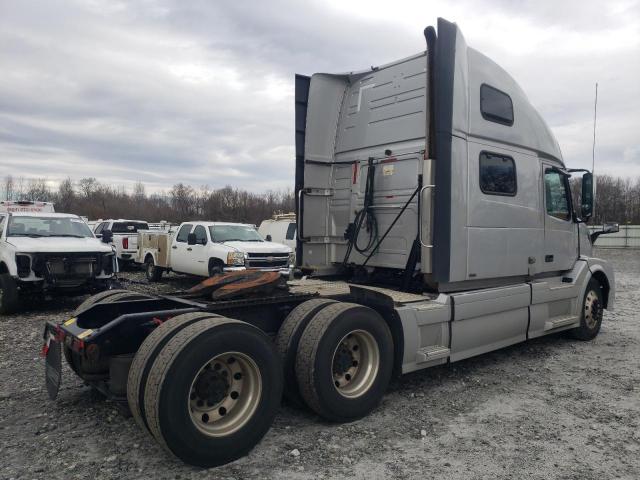 4V4NC9EJ2HN982250 - 2017 VOLVO VN VNL GRAY photo 4