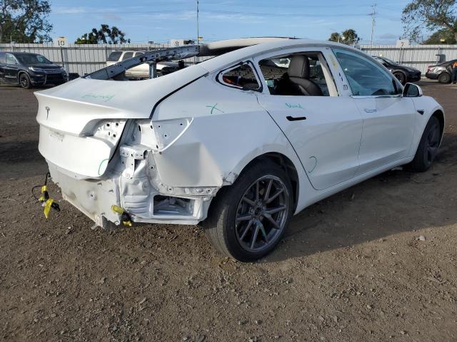 5YJ3E1EA2LF613880 - 2020 TESLA MODEL 3 WHITE photo 3