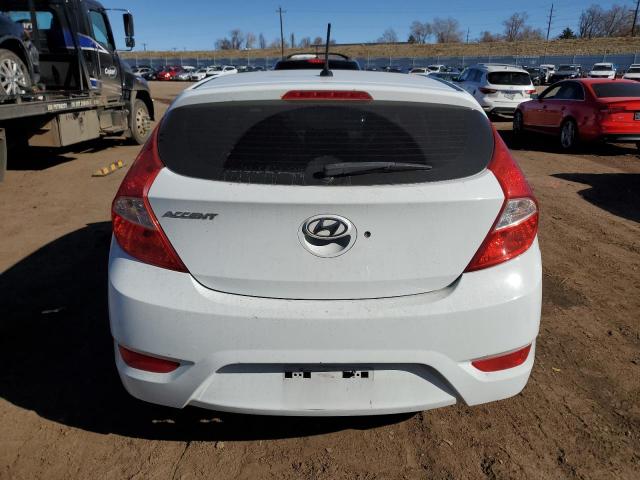 KMHCT5AE4GU255082 - 2016 HYUNDAI ACCENT SE WHITE photo 6