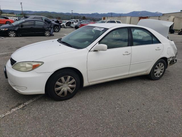 JTDBE32K720012269 - 2002 TOYOTA CAMRY LE WHITE photo 1