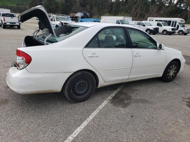 JTDBE32K720012269 - 2002 TOYOTA CAMRY LE WHITE photo 3