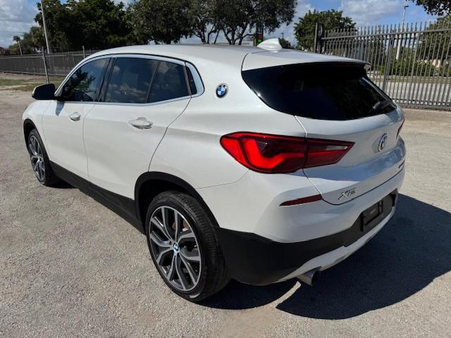 WBXYJ5C38JEF74486 - 2018 BMW X2 XDRIVE28I WHITE photo 2