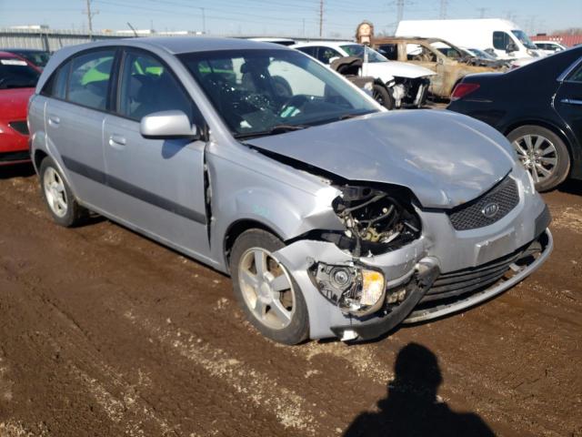 KNADE163866087319 - 2006 KIA RIO 5 SILVER photo 4