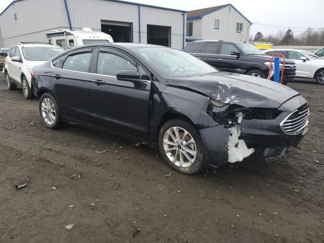 3FA6P0HD9LR121620 - 2020 FORD FUSION SE BLACK photo 4