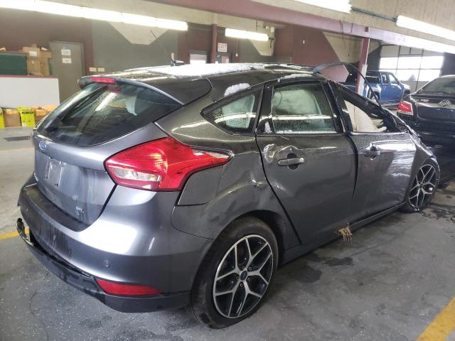 1FADP3M21JL285596 - 2018 FORD FOCUS SEL GRAY photo 3