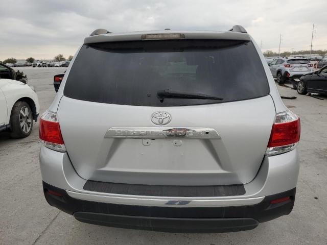 5TDZK3EH7DS129941 - 2013 TOYOTA HIGHLANDER BASE SILVER photo 6