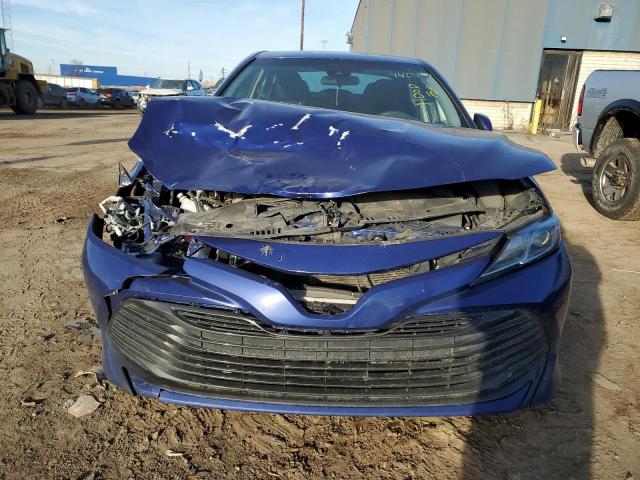 4T1B11HK0JU666458 - 2018 TOYOTA CAMRY L BLUE photo 5