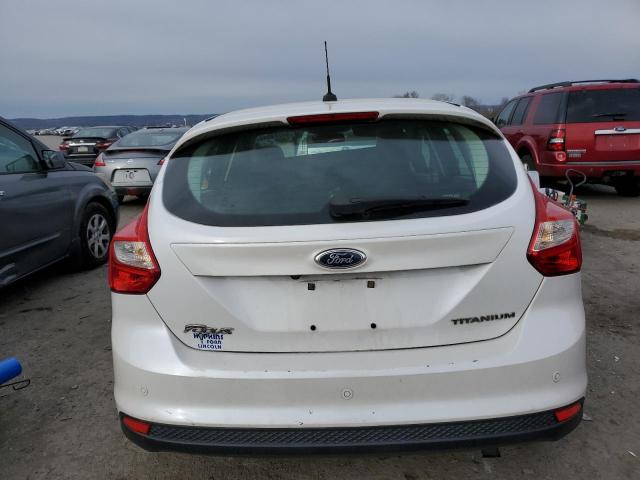 1FAHP3N25CL246934 - 2012 FORD FOCUS TITANIUM WHITE photo 6