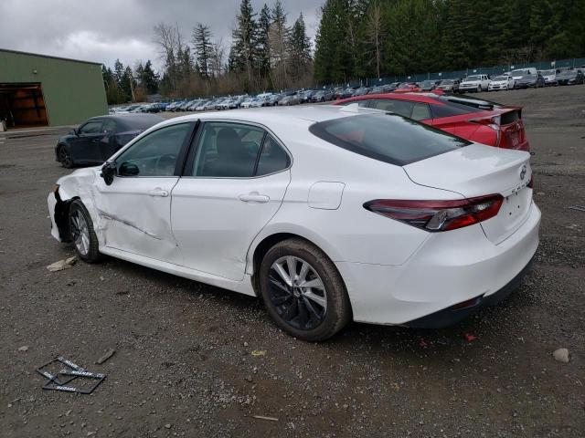 4T1C11AK0MU591425 - 2021 TOYOTA CAMRY LE WHITE photo 2