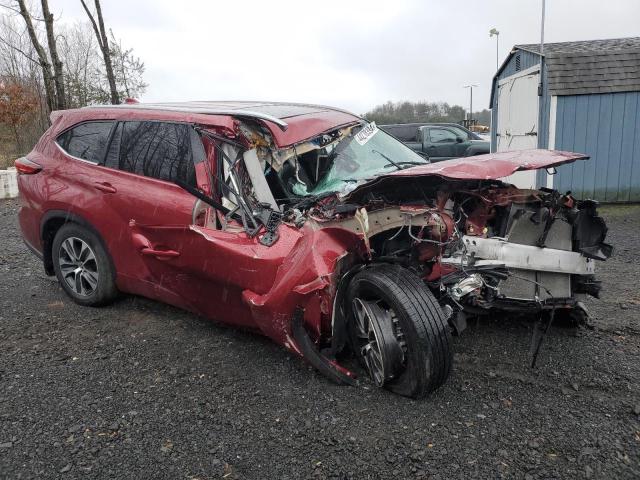 5TDGZRBH9NS177758 - 2022 TOYOTA HIGHLANDER XLE RED photo 4