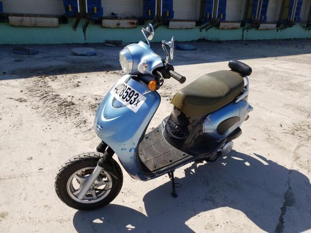 LE8TGKPD191000067 - 2009 SCHW SCOOTER BLUE photo 2