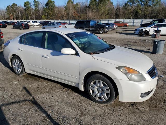 1N4AL21E29N484339 - 2009 NISSAN ALTIMA 2.5 WHITE photo 4