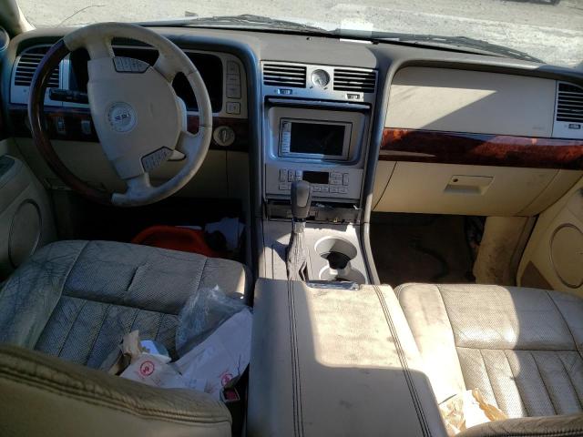 5LMFU28R04LJ06085 - 2004 LINCOLN NAVIGATOR 白色 照片 8