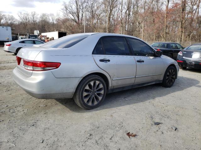 1HGCM56163A024768 - 2003 HONDA ACCORD DX SILVER photo 3