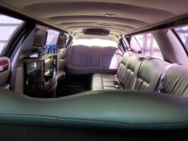 2L1FL8JW5BX765659 - 2011 LINCOLN TOWN CAR EXECUTIVE SILVER photo 10